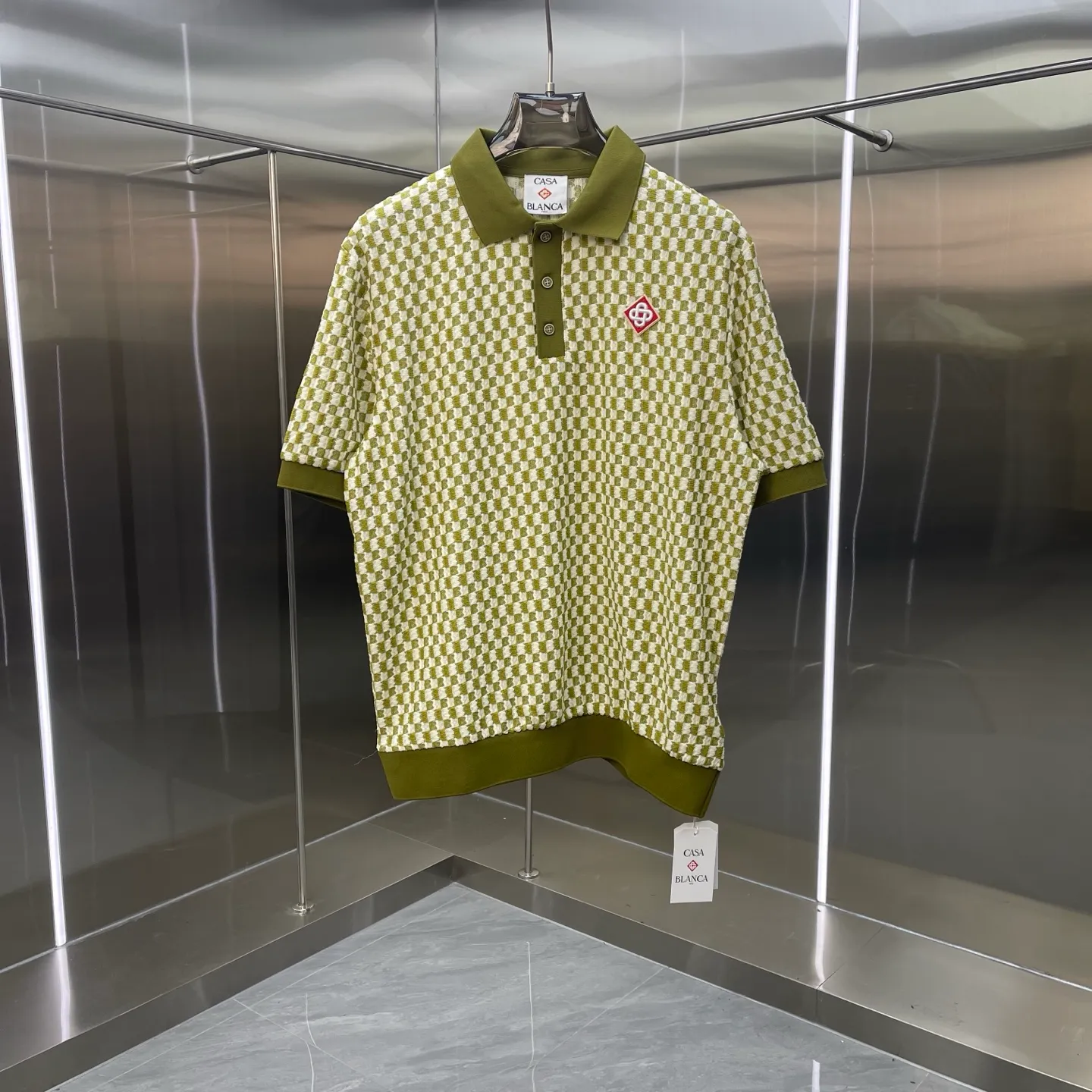 New Arrival Casablanca Casablanca POLOClassic Series is made of high-definition fabrics that will not shrink or fade. Comfortable to the touch, cool and breathable, the texture is super strong and a must-have for fashionable men and women. Exclusively available in In Stock! Color: Military Green White (2 colors) Size: M L XL XXL